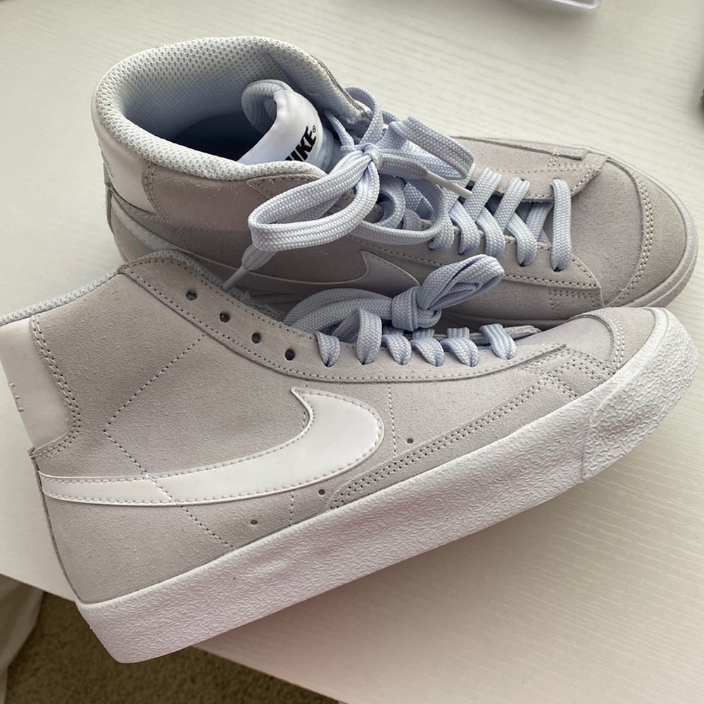 light grey nike blazers